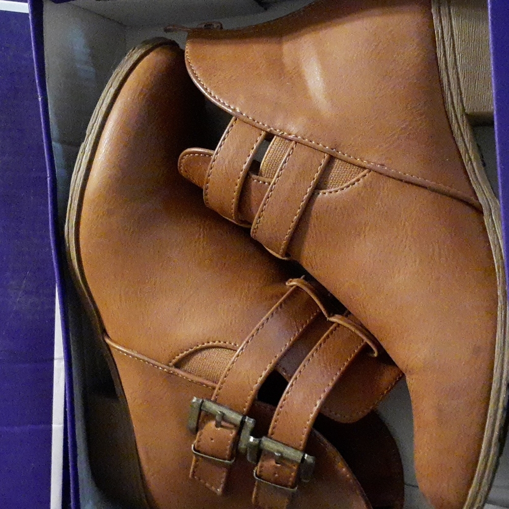 Top Moda size 7 brown dress shoe bootlike
